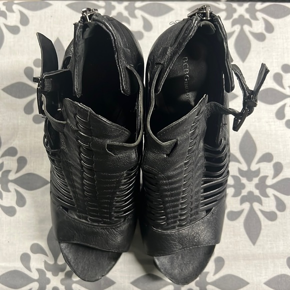 BCBG Generation Gregory black leather peep toe boot heels, size 9 - Picture 2 of 5
